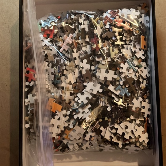 🧩 1000 piece Galison “Chihuly Vintage Radios”. Great quality. Poster. Complete. - Picture 15 of 16